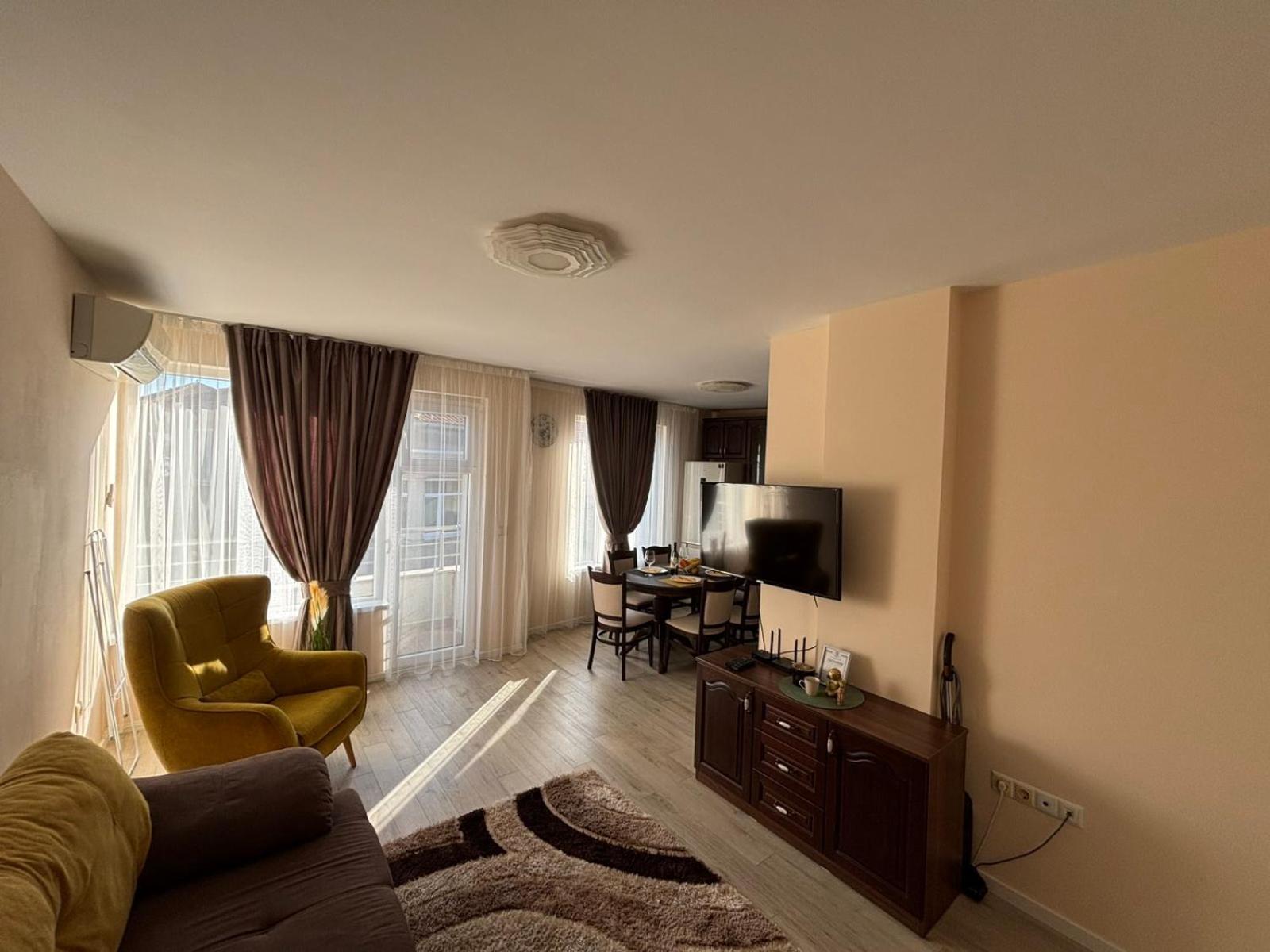 בורגאס Grand Apartment Bogoridi - Top Center Near To Sea And Sea Garden מראה חיצוני תמונה